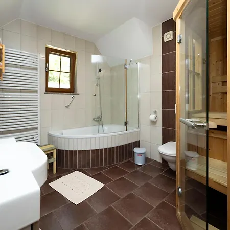 Tourist Farm Rajsp Farmház *