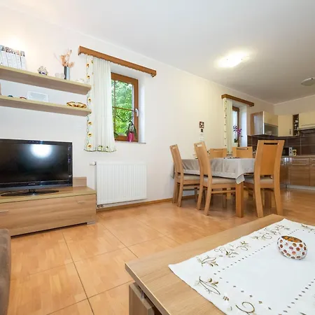 Tourist Farm Rajsp Feriegård *