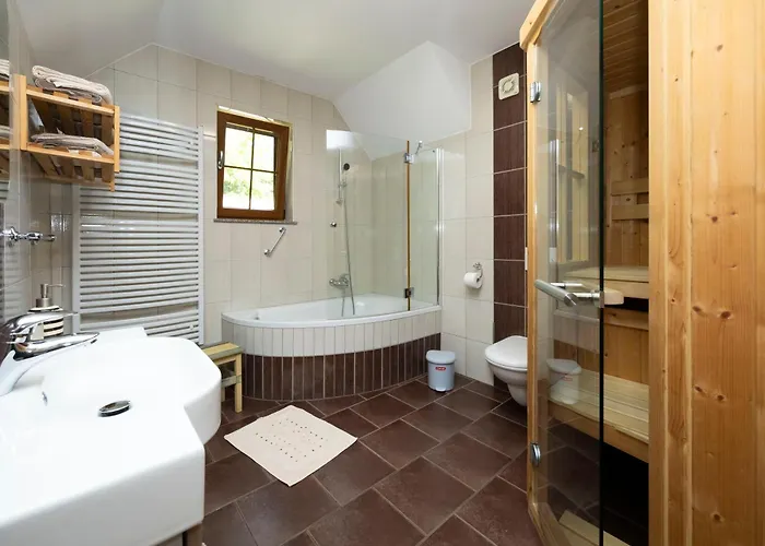 Tourist Farm Rajsp Feriegård *