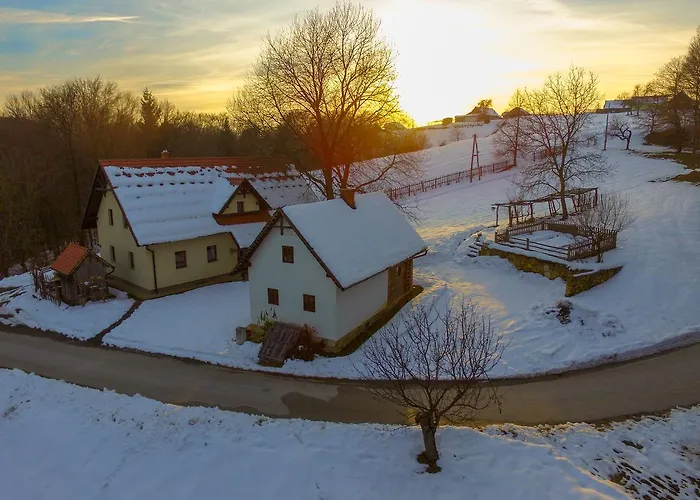 Tourist Farm Rajsp Feriegård